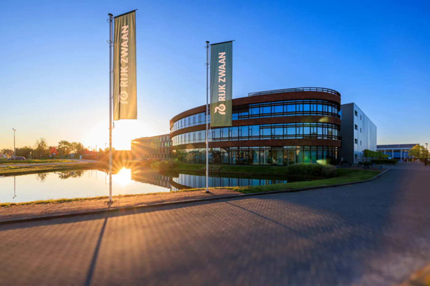 Vlaggen hoofdkantoor